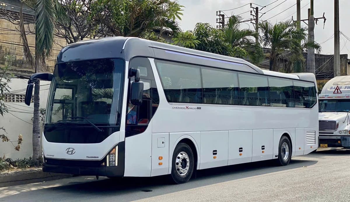 Xe 47 chỗ cao cấp
